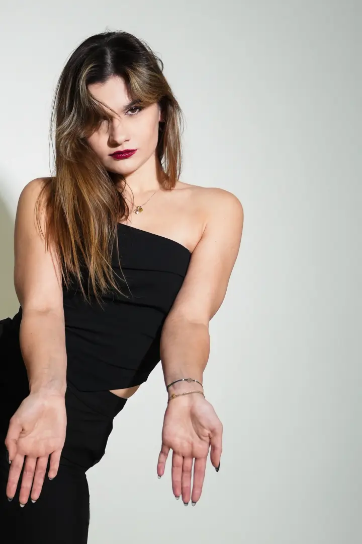 - 'file://da67uxkfrehojh1f'